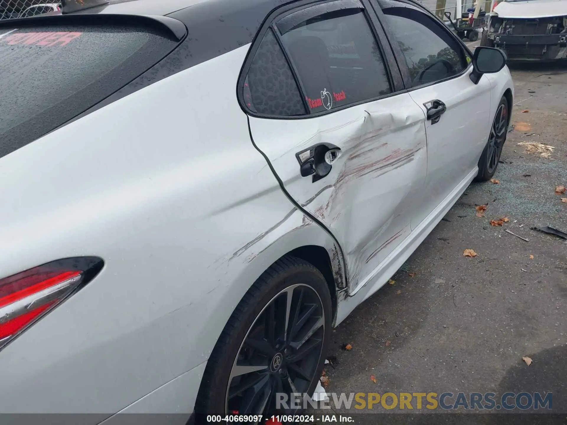 19 Photograph of a damaged car 4T1KZ1AK2LU045194 TOYOTA CAMRY 2020