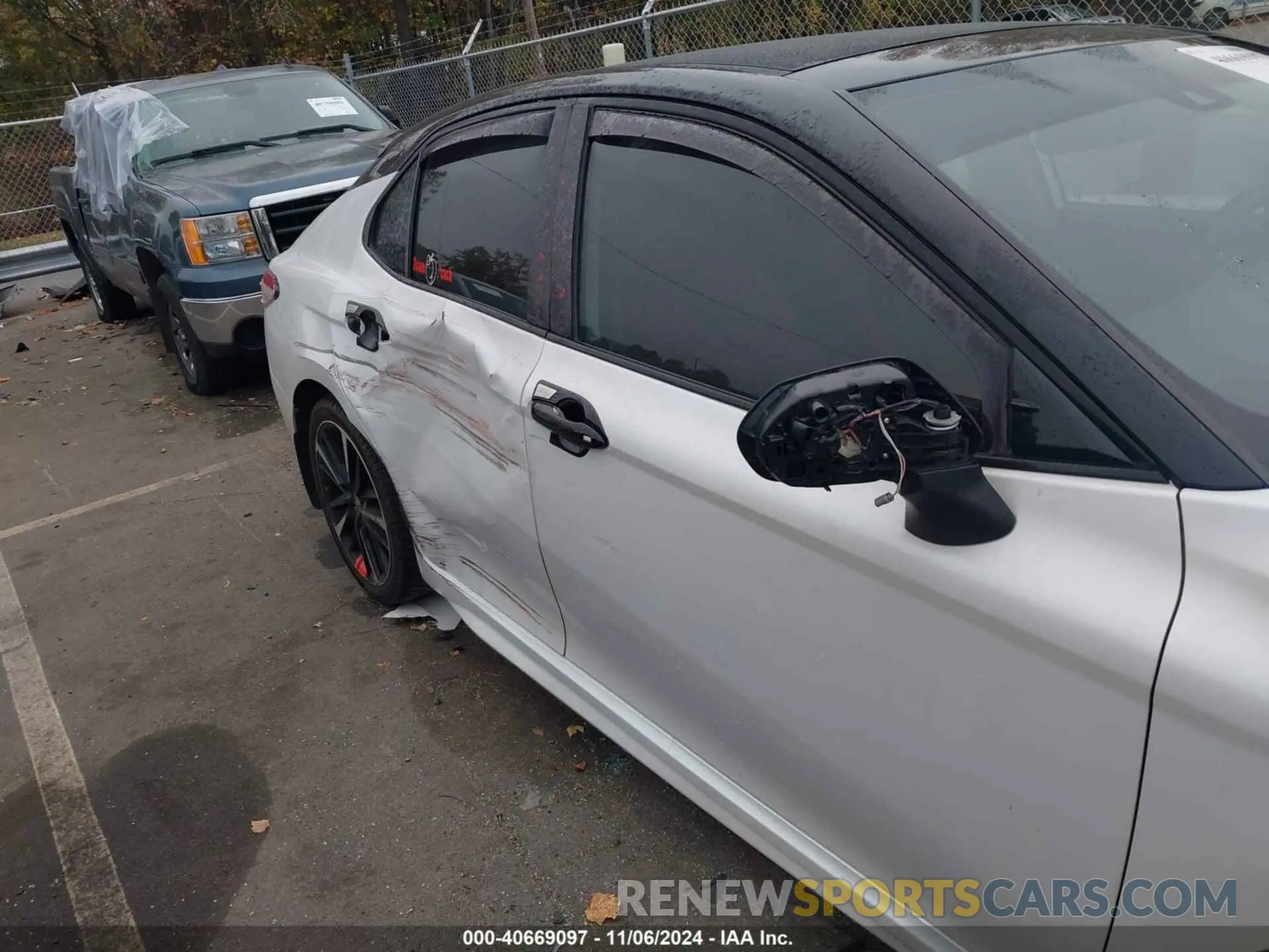 6 Photograph of a damaged car 4T1KZ1AK2LU045194 TOYOTA CAMRY 2020