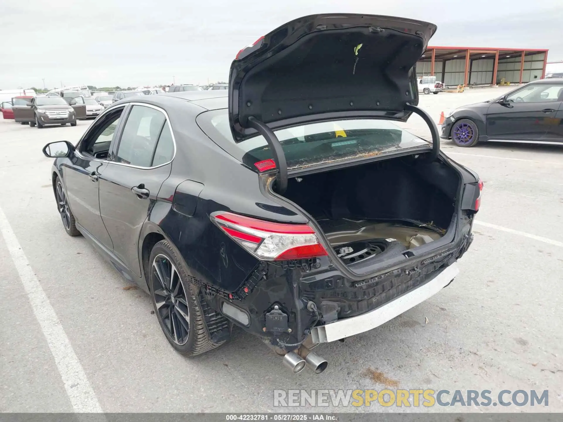 3 Photograph of a damaged car 4T1KZ1AK3LU037668 TOYOTA CAMRY 2020