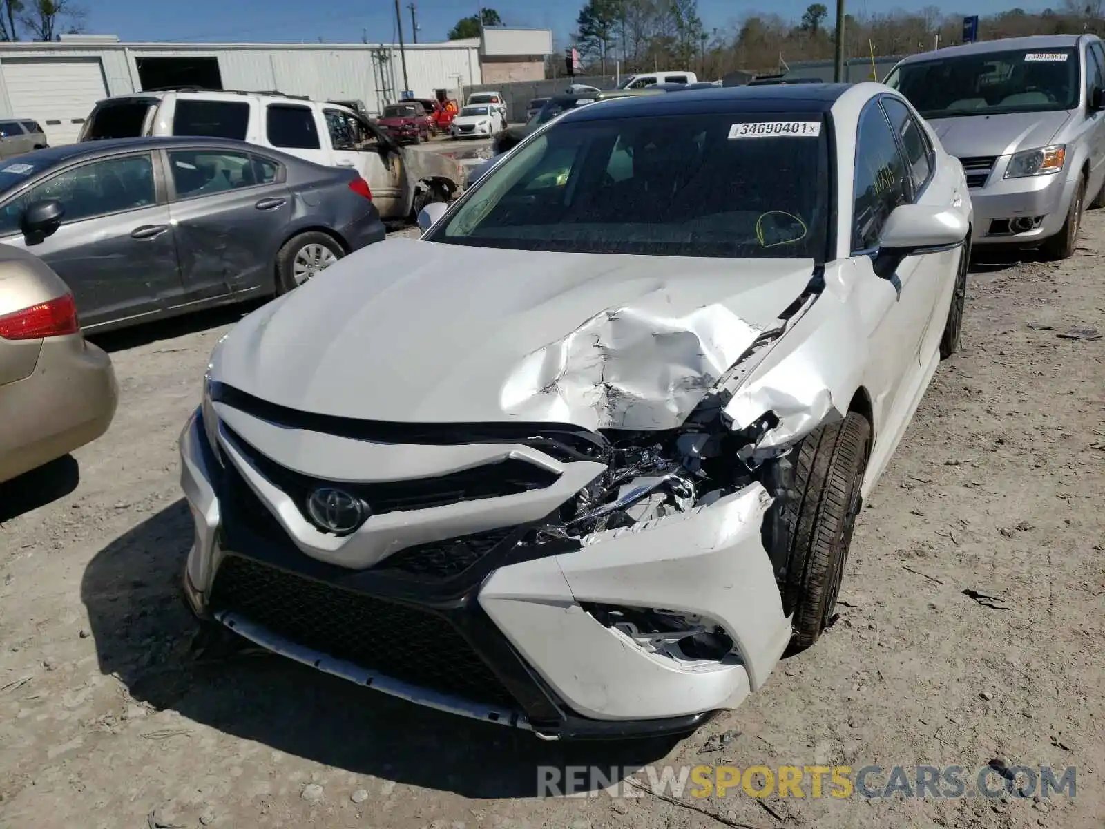 2 Photograph of a damaged car 4T1KZ1AK3LU043440 TOYOTA CAMRY 2020