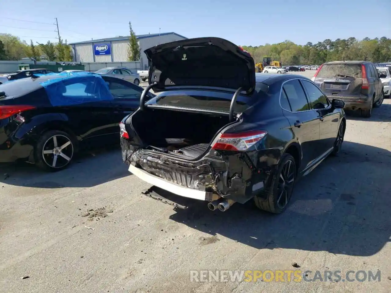 4 Photograph of a damaged car 4T1KZ1AK4LU036190 TOYOTA CAMRY 2020