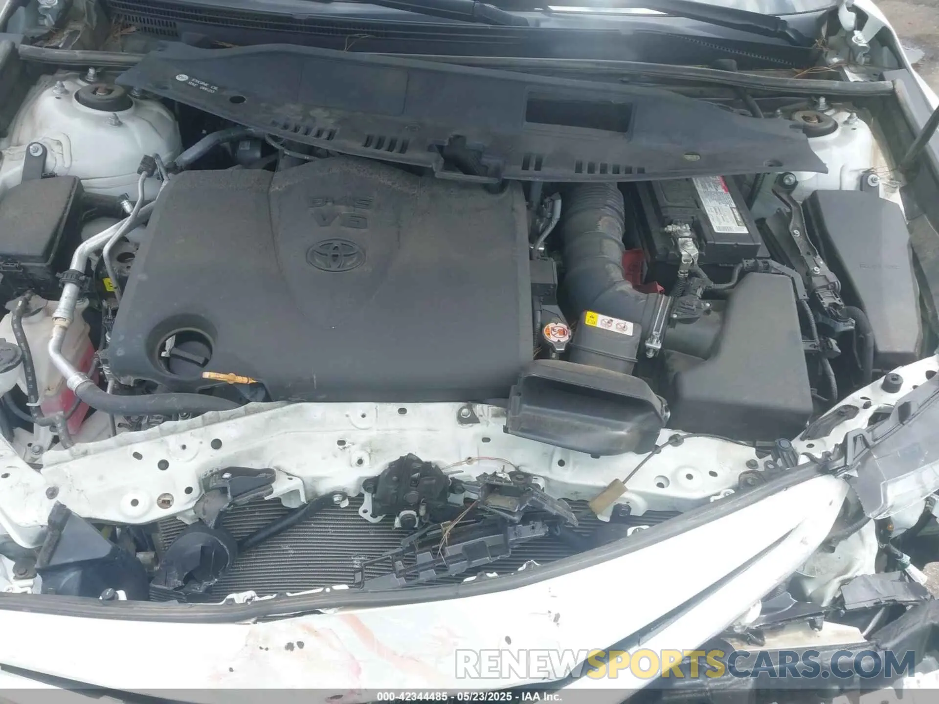 10 Photograph of a damaged car 4T1KZ1AK4LU045195 TOYOTA CAMRY 2020