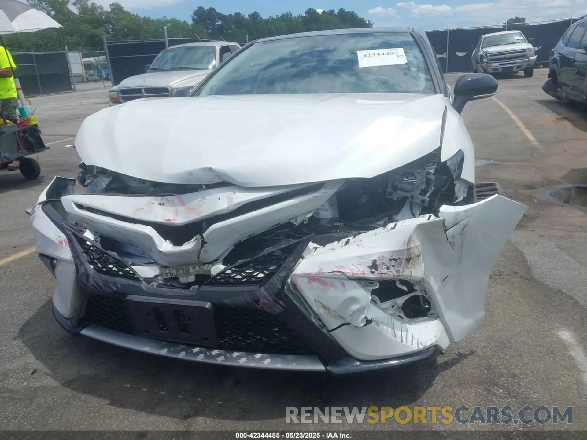 6 Photograph of a damaged car 4T1KZ1AK4LU045195 TOYOTA CAMRY 2020