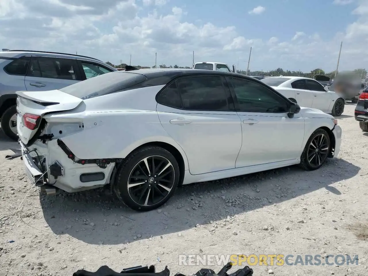 3 Photograph of a damaged car 4T1KZ1AK4LU045276 TOYOTA CAMRY 2020
