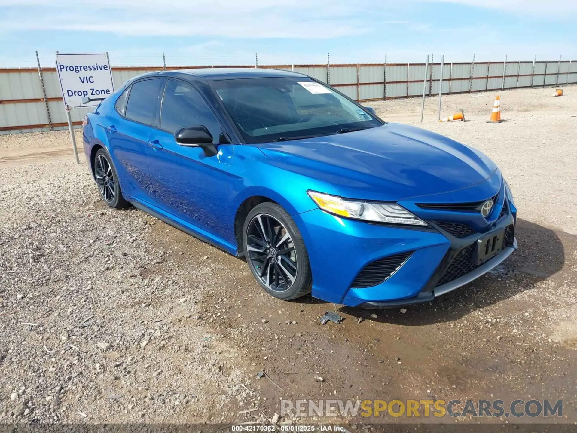 1 Photograph of a damaged car 4T1KZ1AK4LU045763 TOYOTA CAMRY 2020