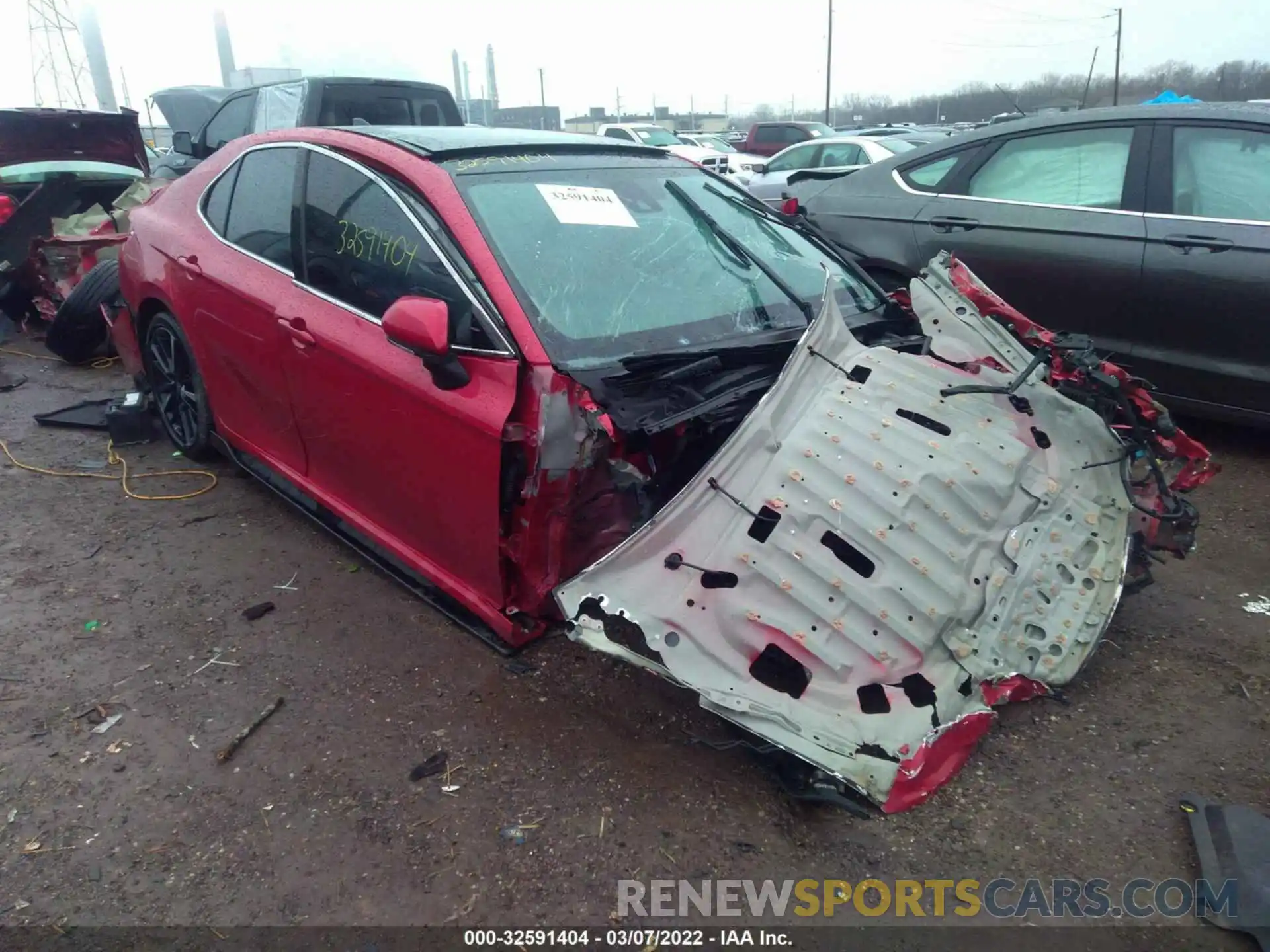 1 Photograph of a damaged car 4T1KZ1AK4LU046444 TOYOTA CAMRY 2020