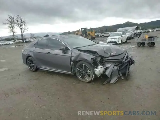 10 Photograph of a damaged car 4T1KZ1AK5LU033878 TOYOTA CAMRY 2020
