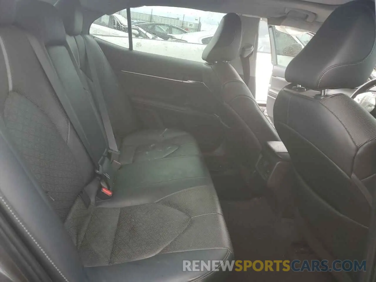 11 Photograph of a damaged car 4T1KZ1AK5LU033878 TOYOTA CAMRY 2020