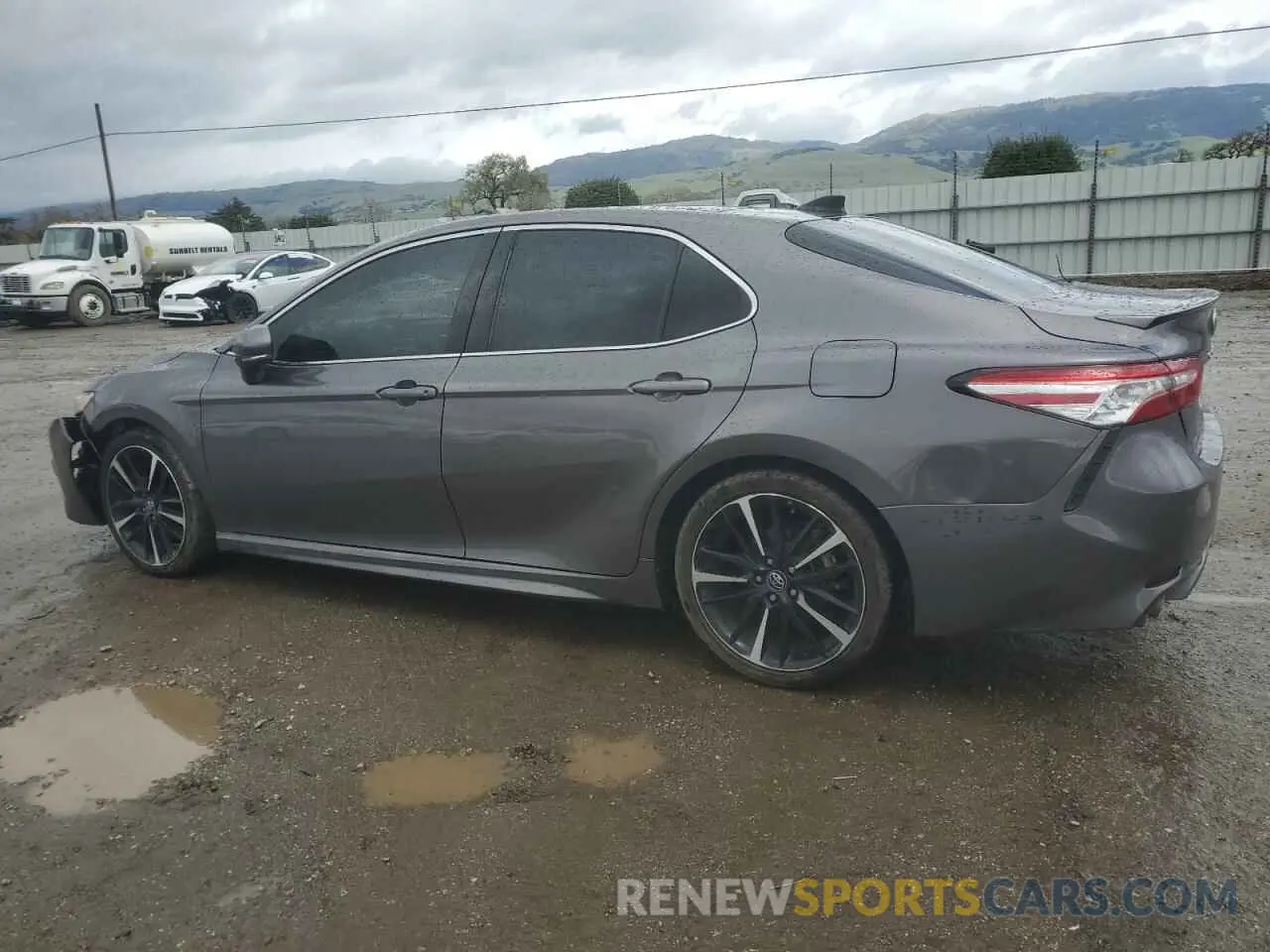 2 Photograph of a damaged car 4T1KZ1AK5LU033878 TOYOTA CAMRY 2020