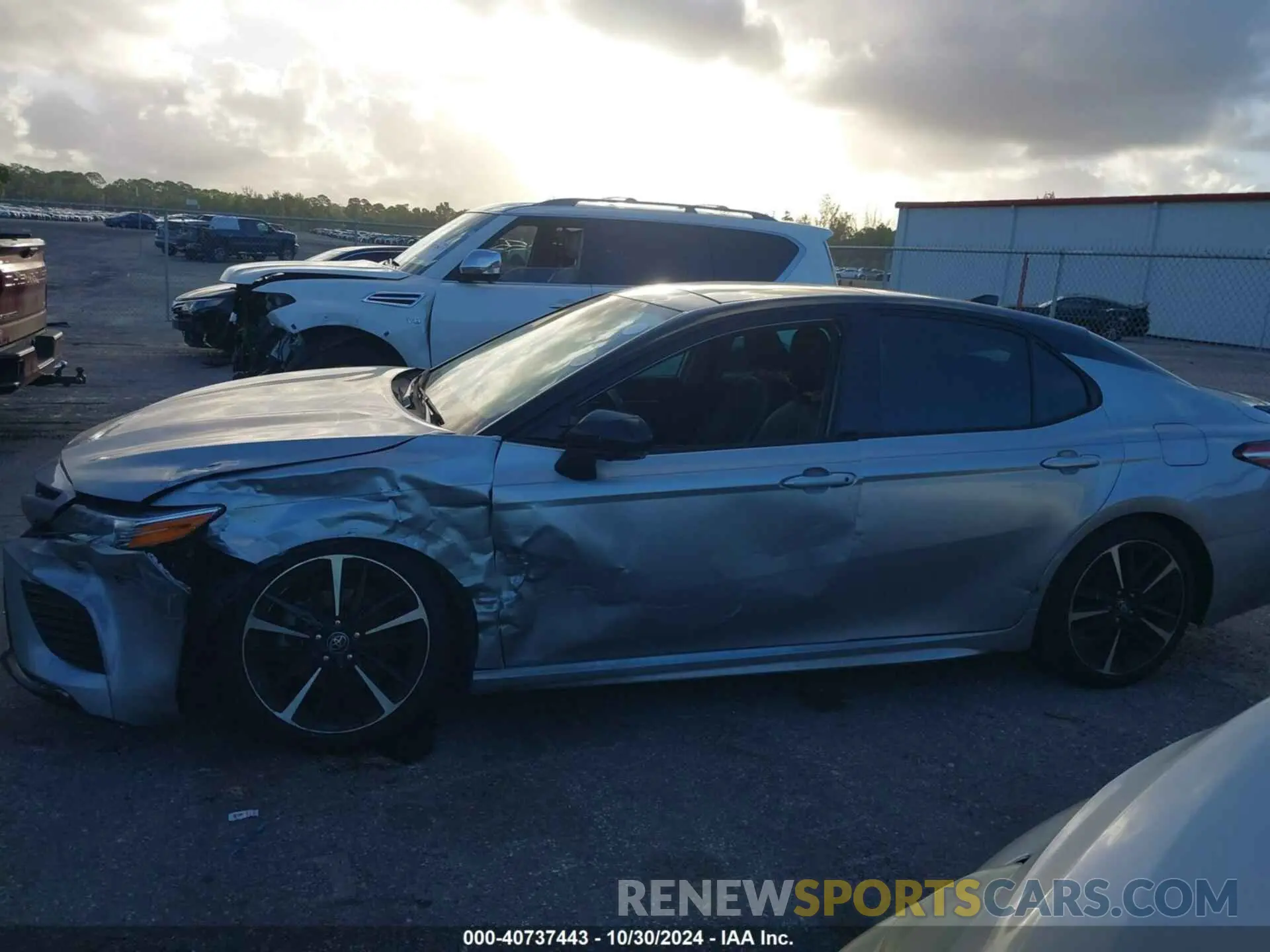 13 Photograph of a damaged car 4T1KZ1AK5LU036215 TOYOTA CAMRY 2020