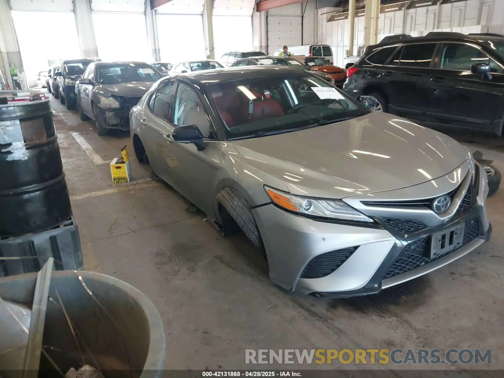 1 Photograph of a damaged car 4T1KZ1AK5LU038952 TOYOTA CAMRY 2020