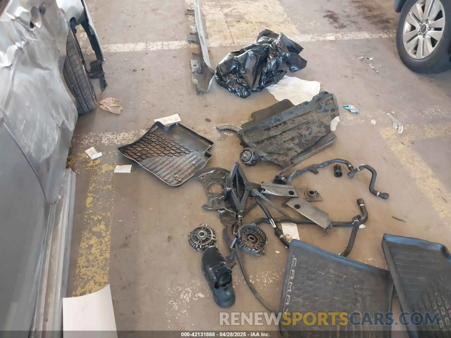 12 Photograph of a damaged car 4T1KZ1AK5LU038952 TOYOTA CAMRY 2020