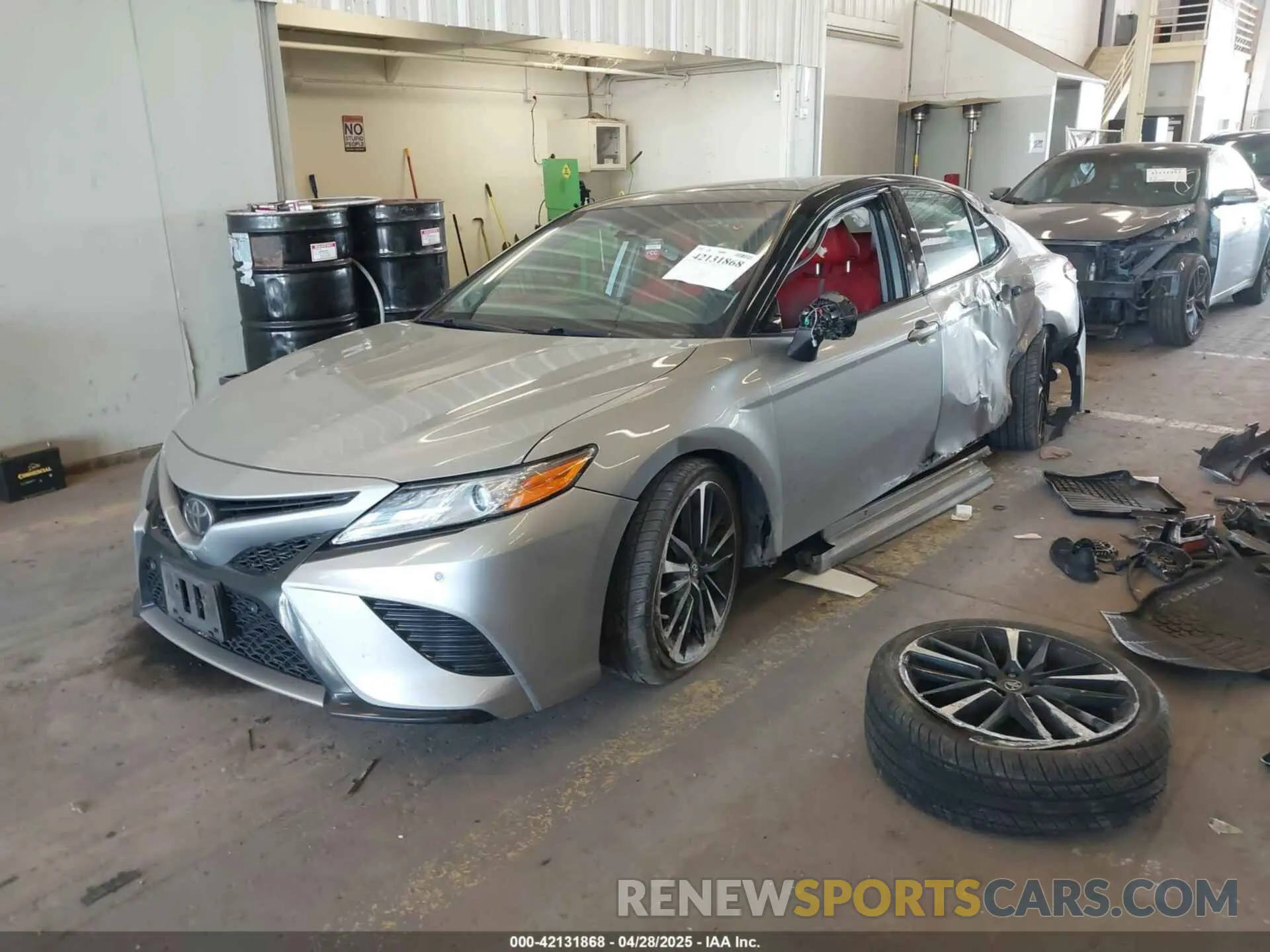 2 Photograph of a damaged car 4T1KZ1AK5LU038952 TOYOTA CAMRY 2020
