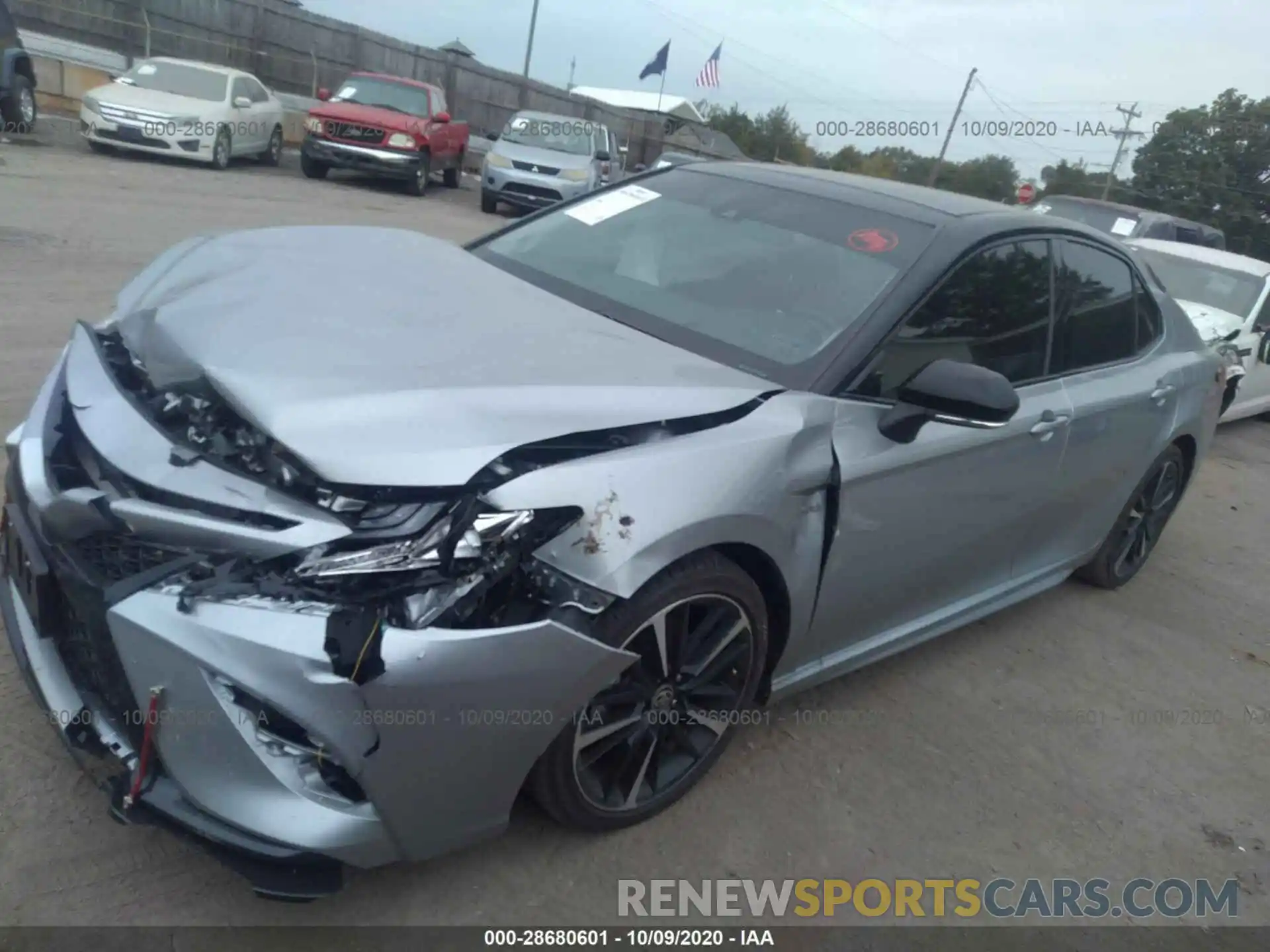 2 Photograph of a damaged car 4T1KZ1AK5LU040460 TOYOTA CAMRY 2020