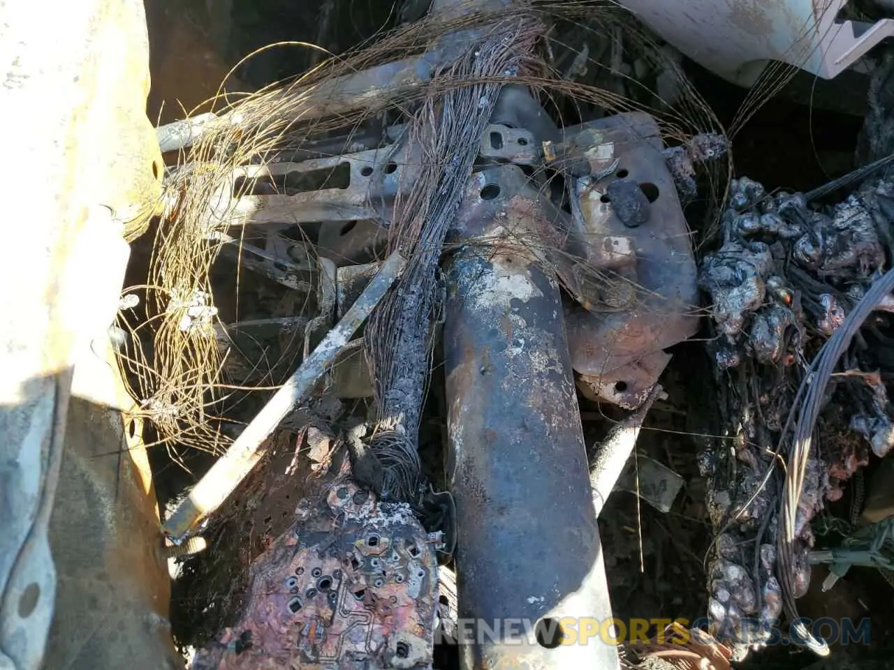 9 Photograph of a damaged car 4T1KZ1AK6LU035462 TOYOTA CAMRY 2020
