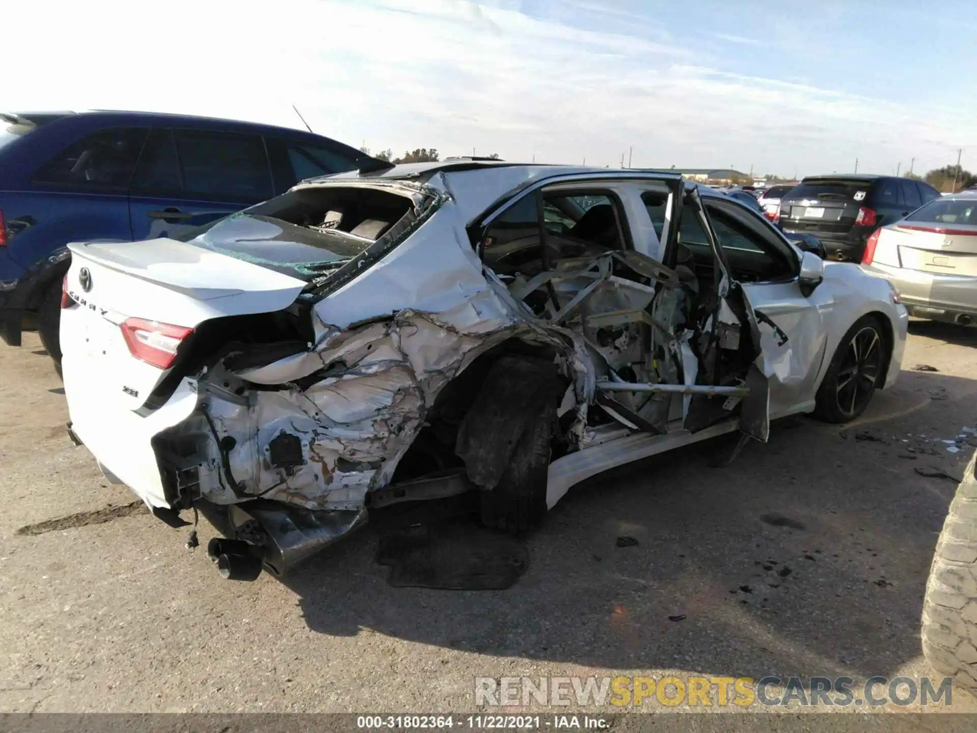 6 Photograph of a damaged car 4T1KZ1AK6LU036045 TOYOTA CAMRY 2020