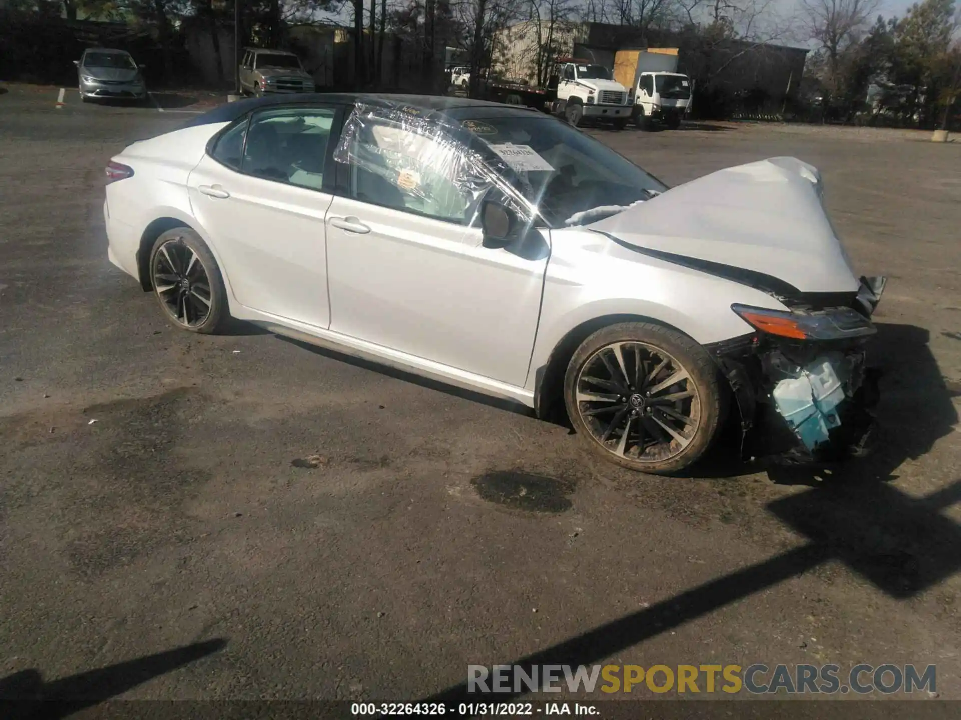 1 Photograph of a damaged car 4T1KZ1AK6LU043934 TOYOTA CAMRY 2020