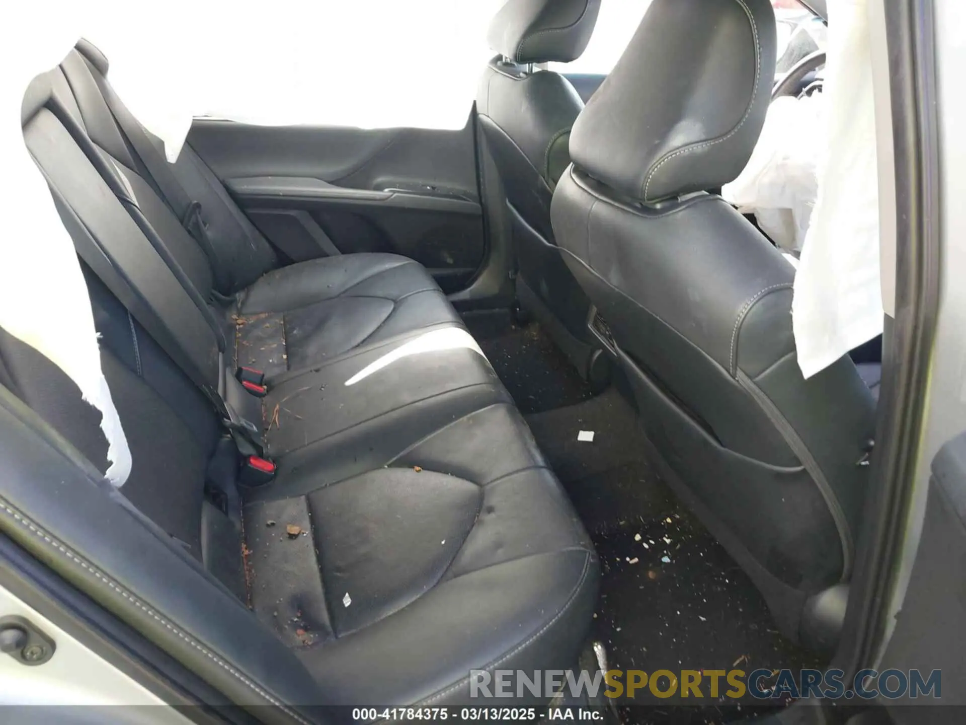 8 Photograph of a damaged car 4T1KZ1AK7LU044977 TOYOTA CAMRY 2020