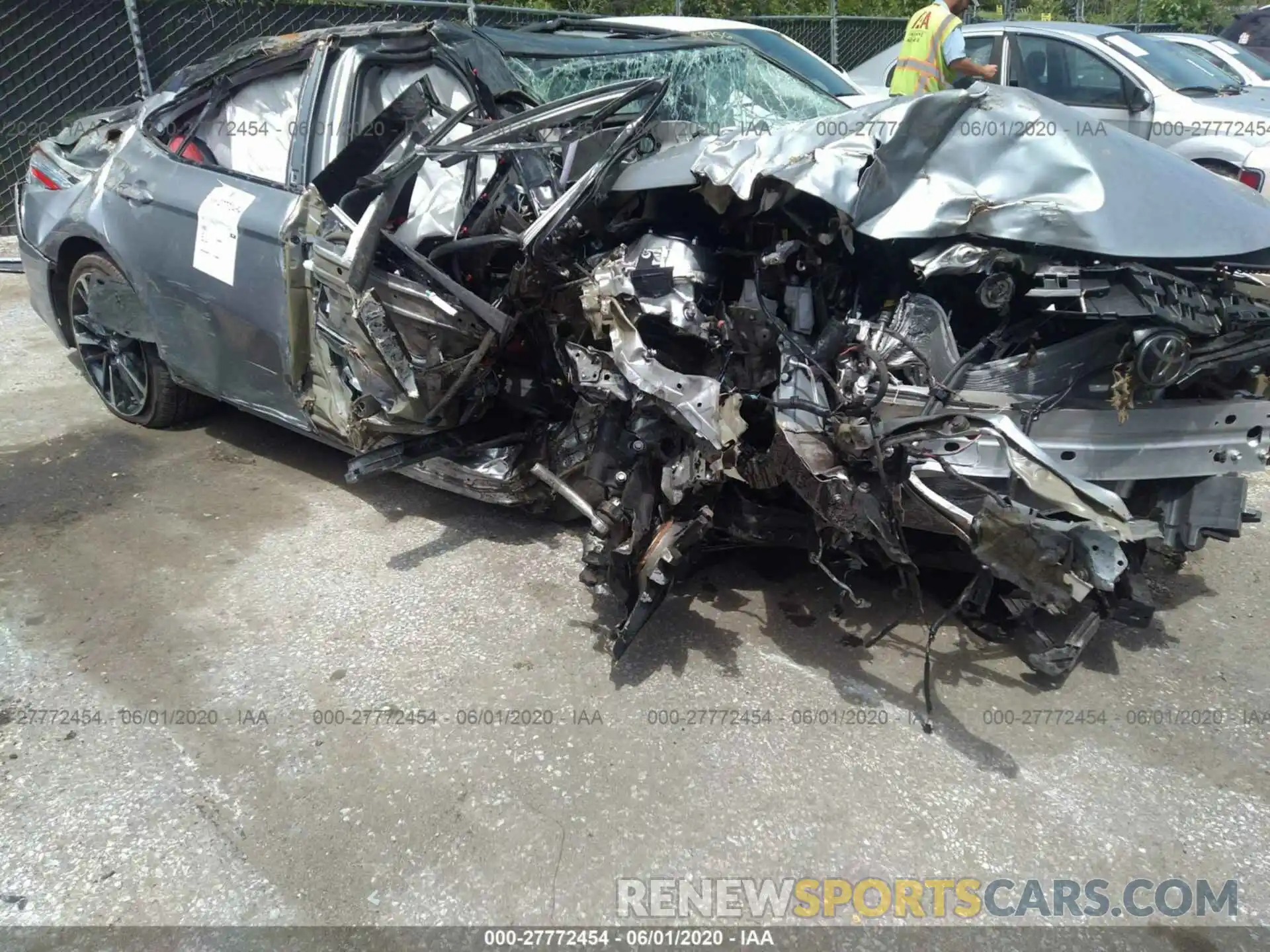 6 Photograph of a damaged car 4T1KZ1AK8LU038556 TOYOTA CAMRY 2020