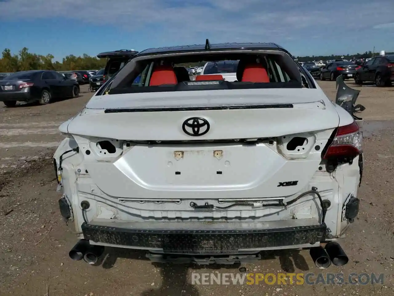 6 Photograph of a damaged car 4T1KZ1AK8LU046690 TOYOTA CAMRY 2020