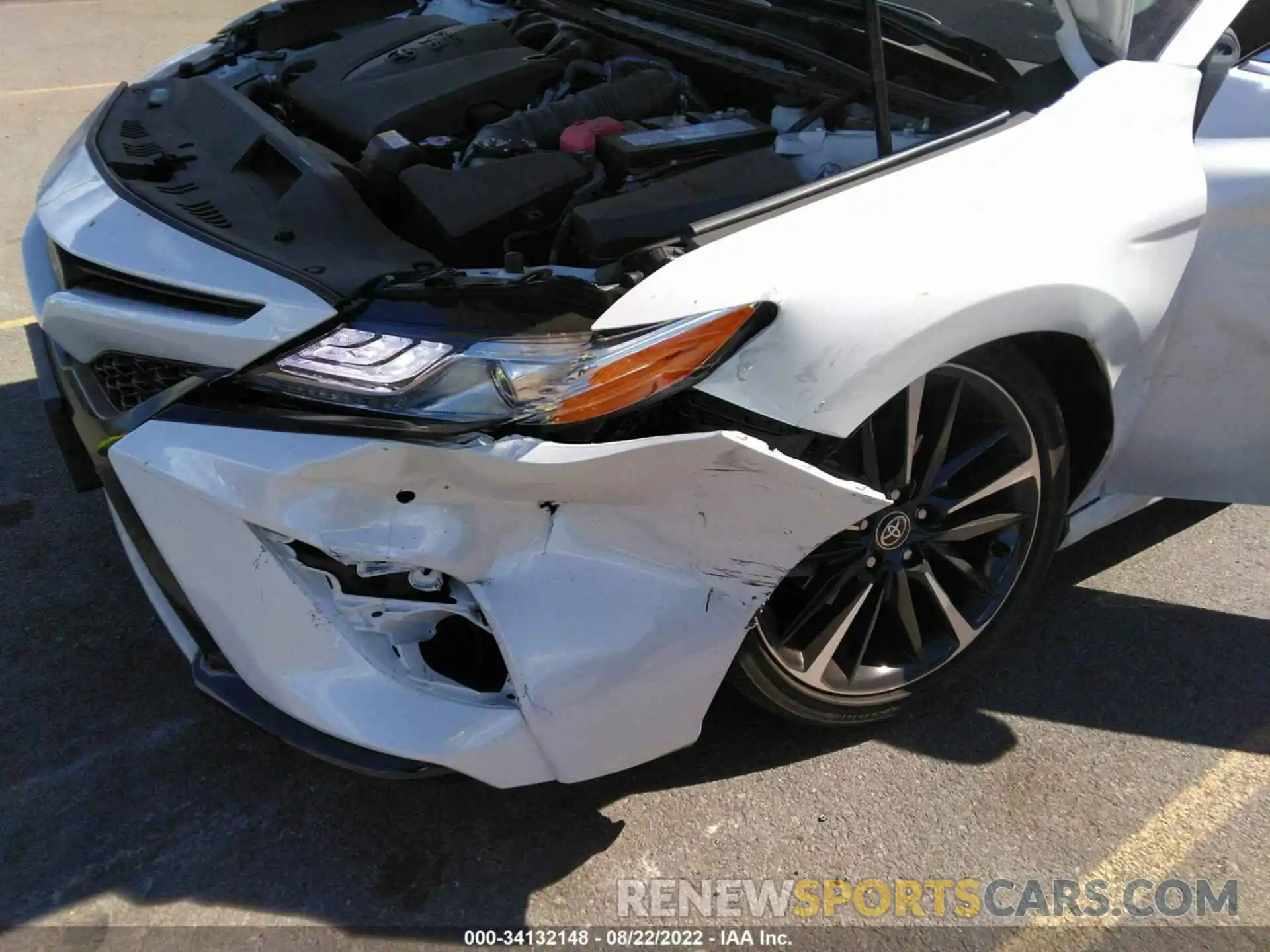 6 Photograph of a damaged car 4T1KZ1AK8LU047113 TOYOTA CAMRY 2020