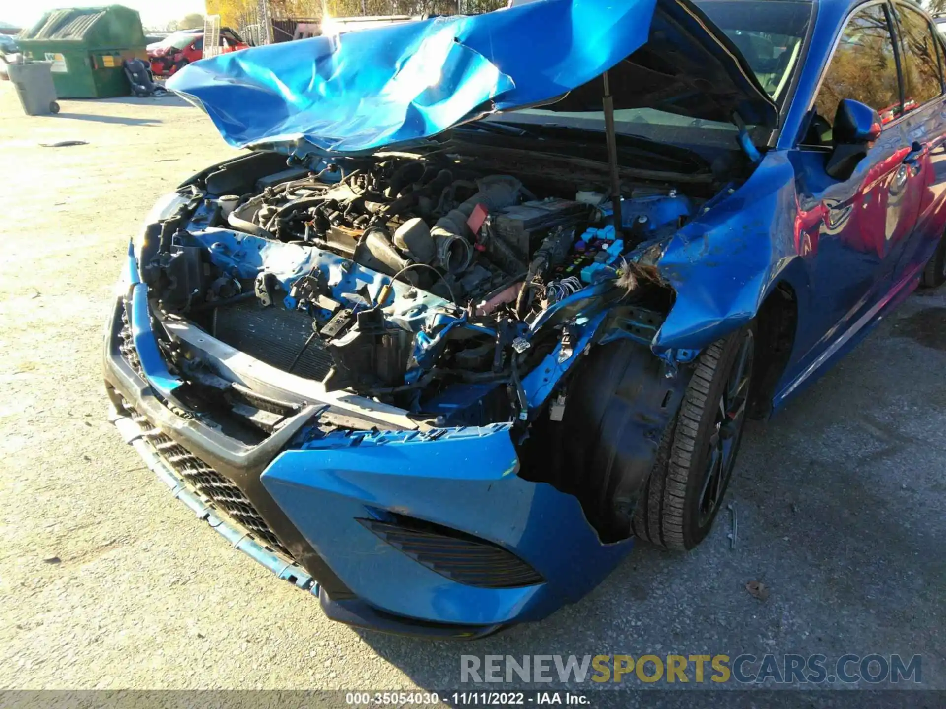 6 Photograph of a damaged car 4T1KZ1AK9LU033379 TOYOTA CAMRY 2020