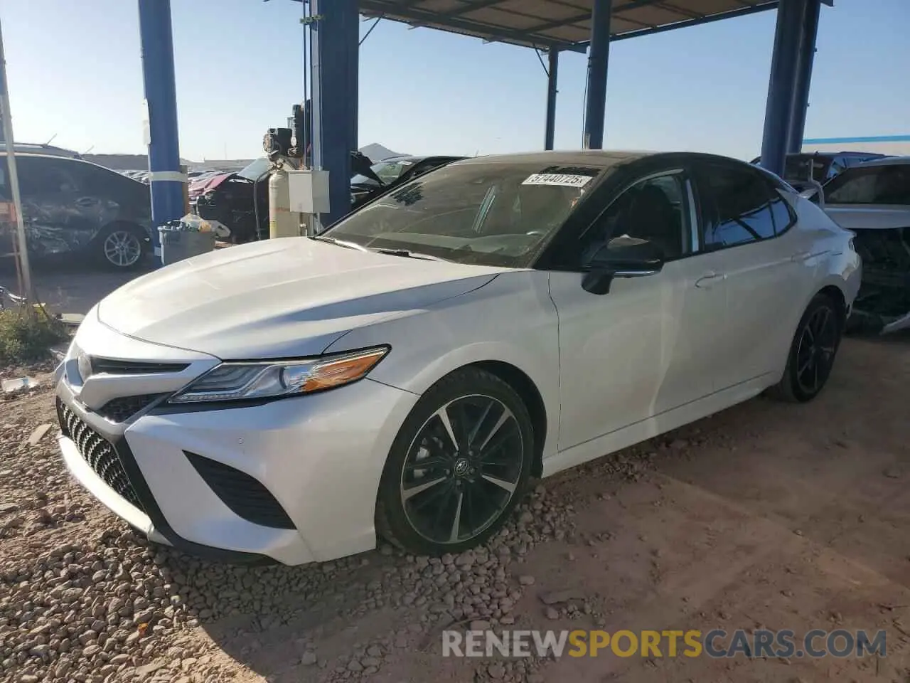1 Photograph of a damaged car 4T1KZ1AK9LU034192 TOYOTA CAMRY 2020