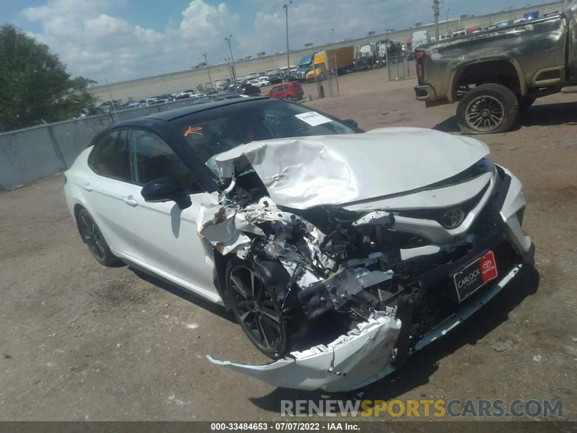 1 Photograph of a damaged car 4T1KZ1AK9LU041529 TOYOTA CAMRY 2020