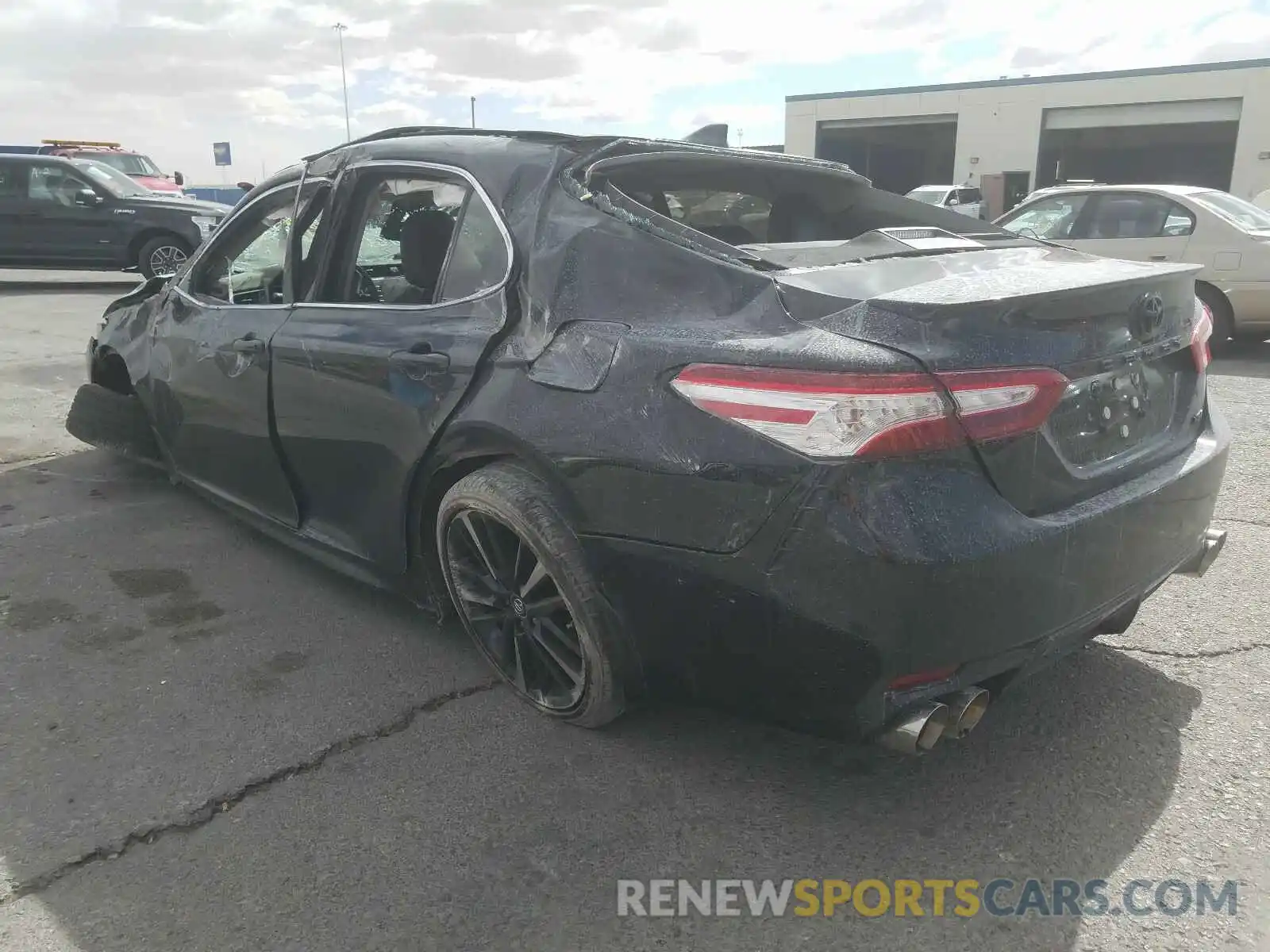 3 Photograph of a damaged car 4T1KZ1AKXLU035366 TOYOTA CAMRY 2020