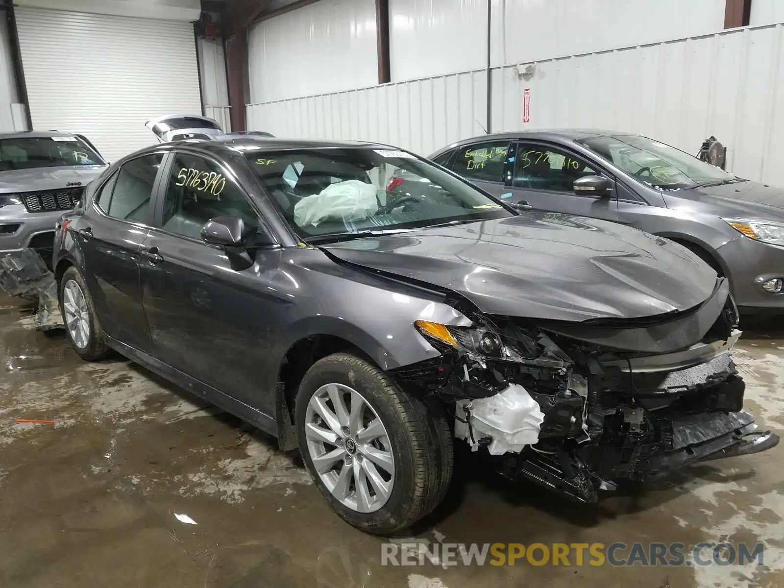 1 Photograph of a damaged car 4T1L11AK0LU507344 TOYOTA CAMRY 2020