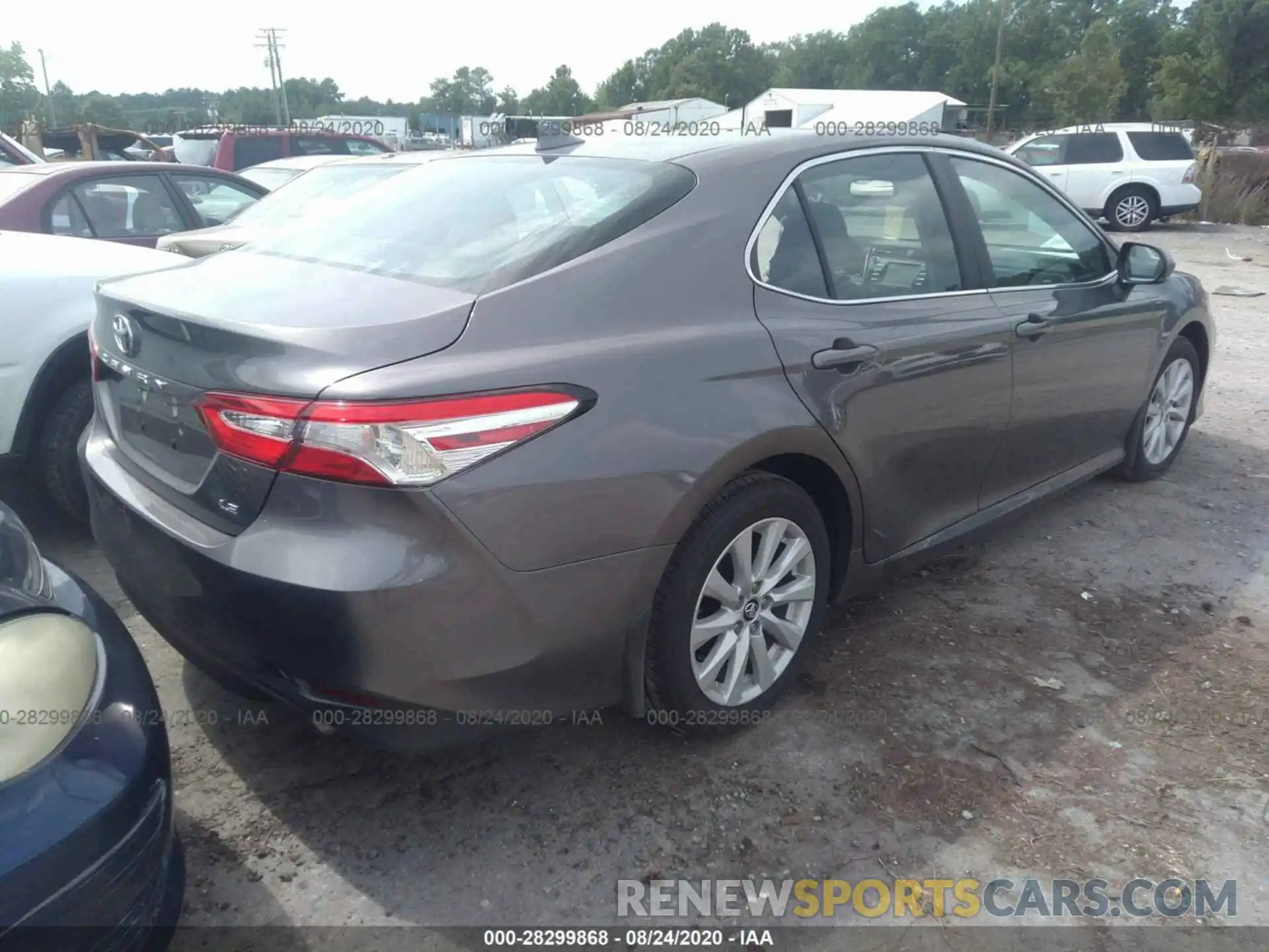 4 Photograph of a damaged car 4T1L11AK0LU913253 TOYOTA CAMRY 2020