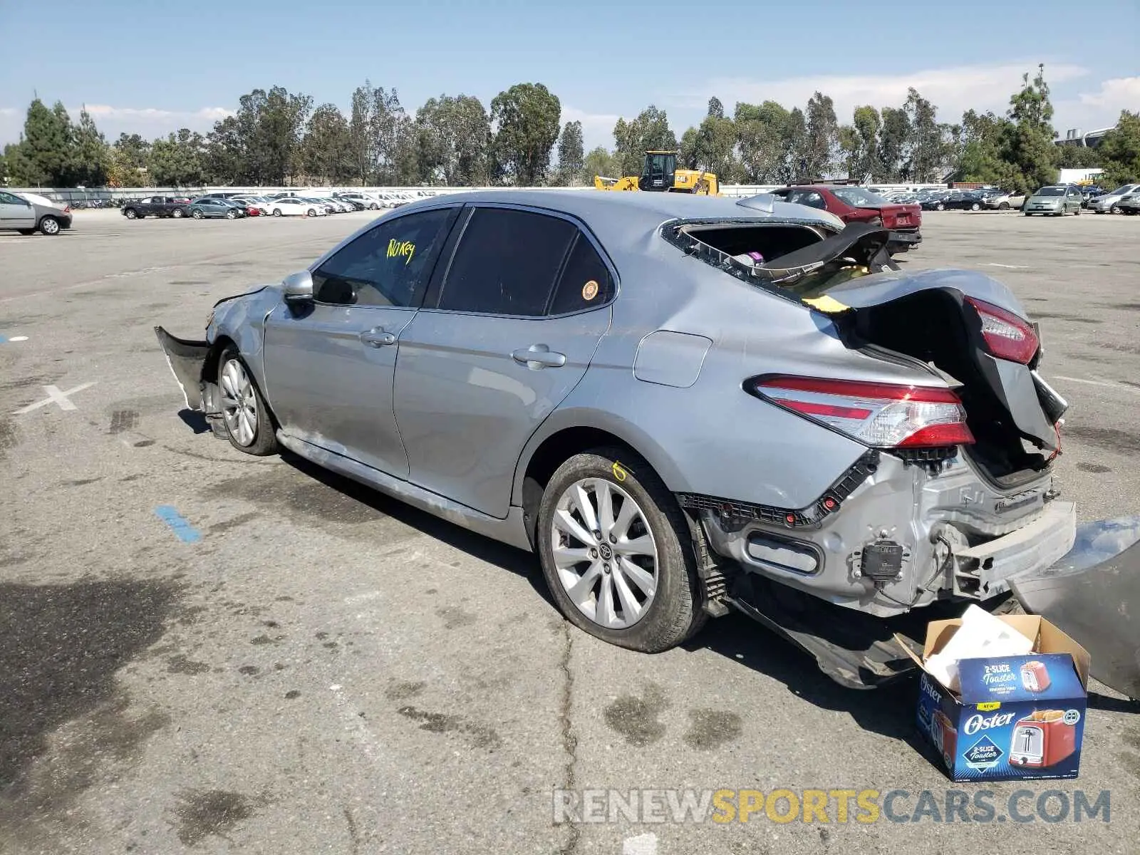 3 Photograph of a damaged car 4T1L11AK0LU958564 TOYOTA CAMRY 2020