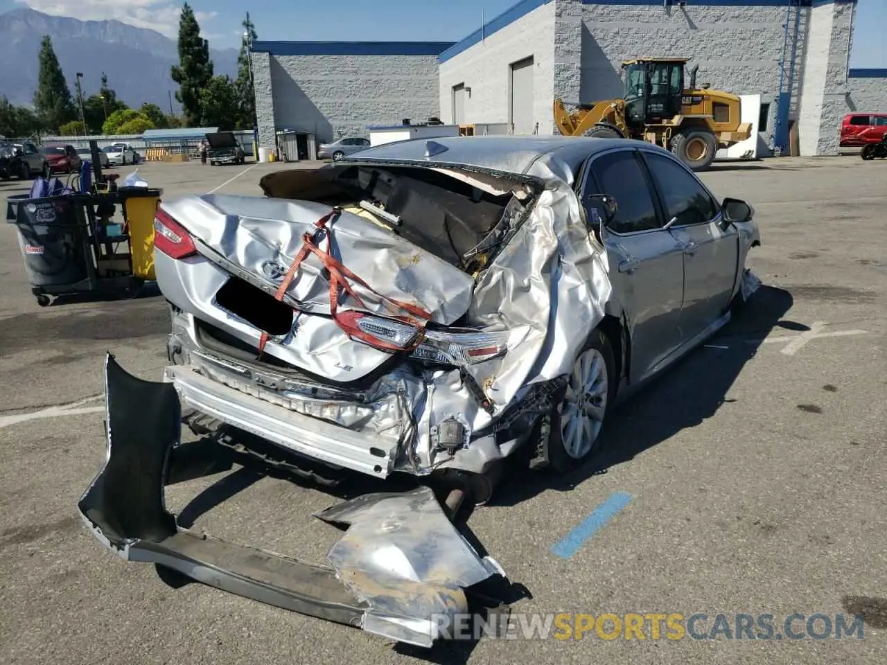4 Photograph of a damaged car 4T1L11AK0LU958564 TOYOTA CAMRY 2020