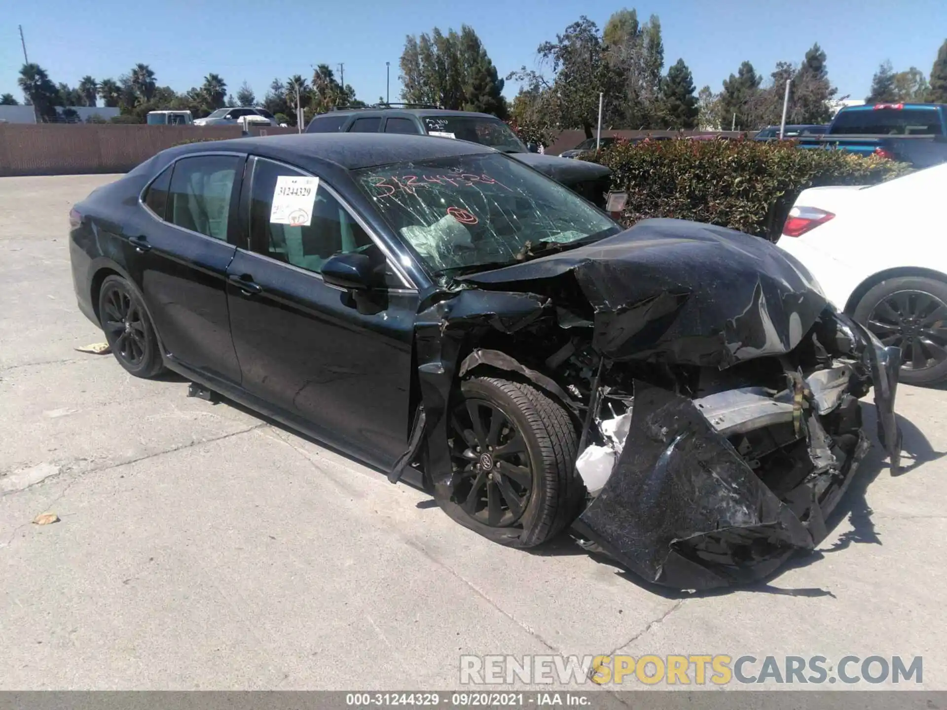 1 Photograph of a damaged car 4T1L11AK1LU324924 TOYOTA CAMRY 2020