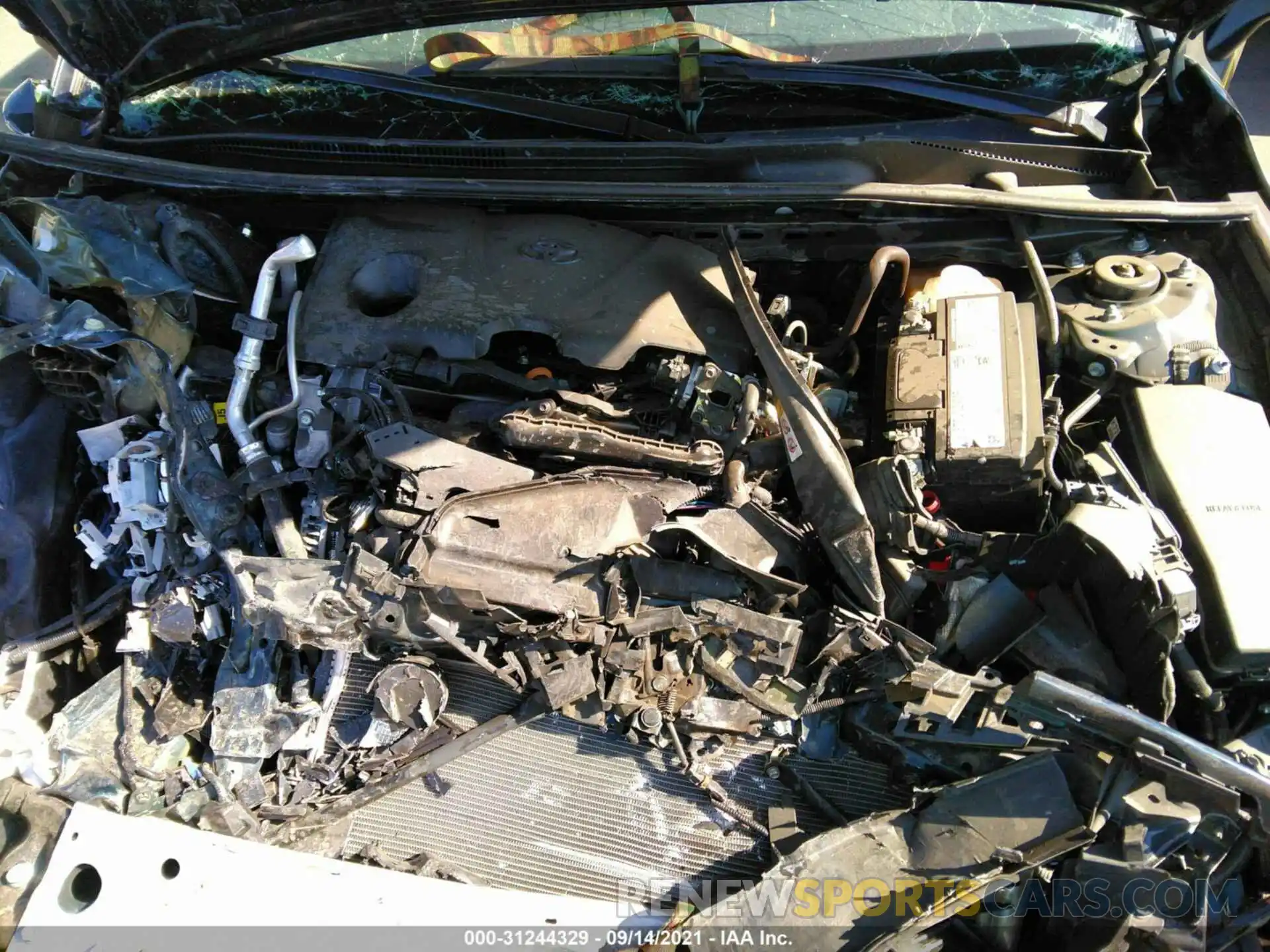 10 Photograph of a damaged car 4T1L11AK1LU324924 TOYOTA CAMRY 2020