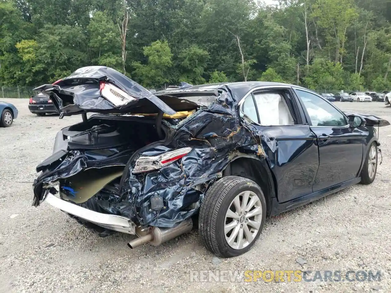 4 Photograph of a damaged car 4T1L11AK1LU887293 TOYOTA CAMRY 2020