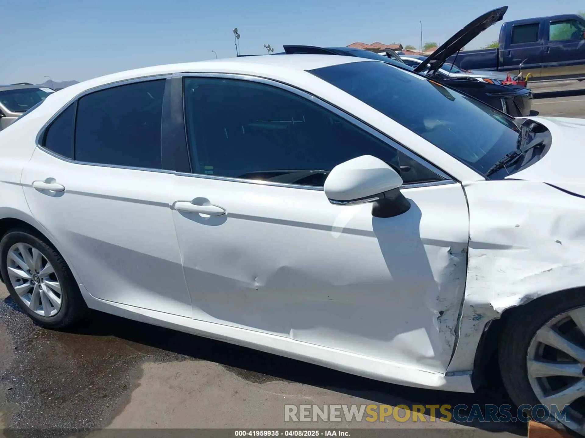 13 Photograph of a damaged car 4T1L11AK1LU899766 TOYOTA CAMRY 2020
