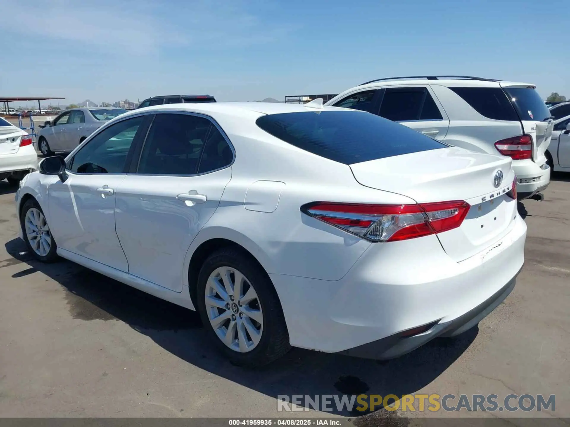 3 Photograph of a damaged car 4T1L11AK1LU899766 TOYOTA CAMRY 2020