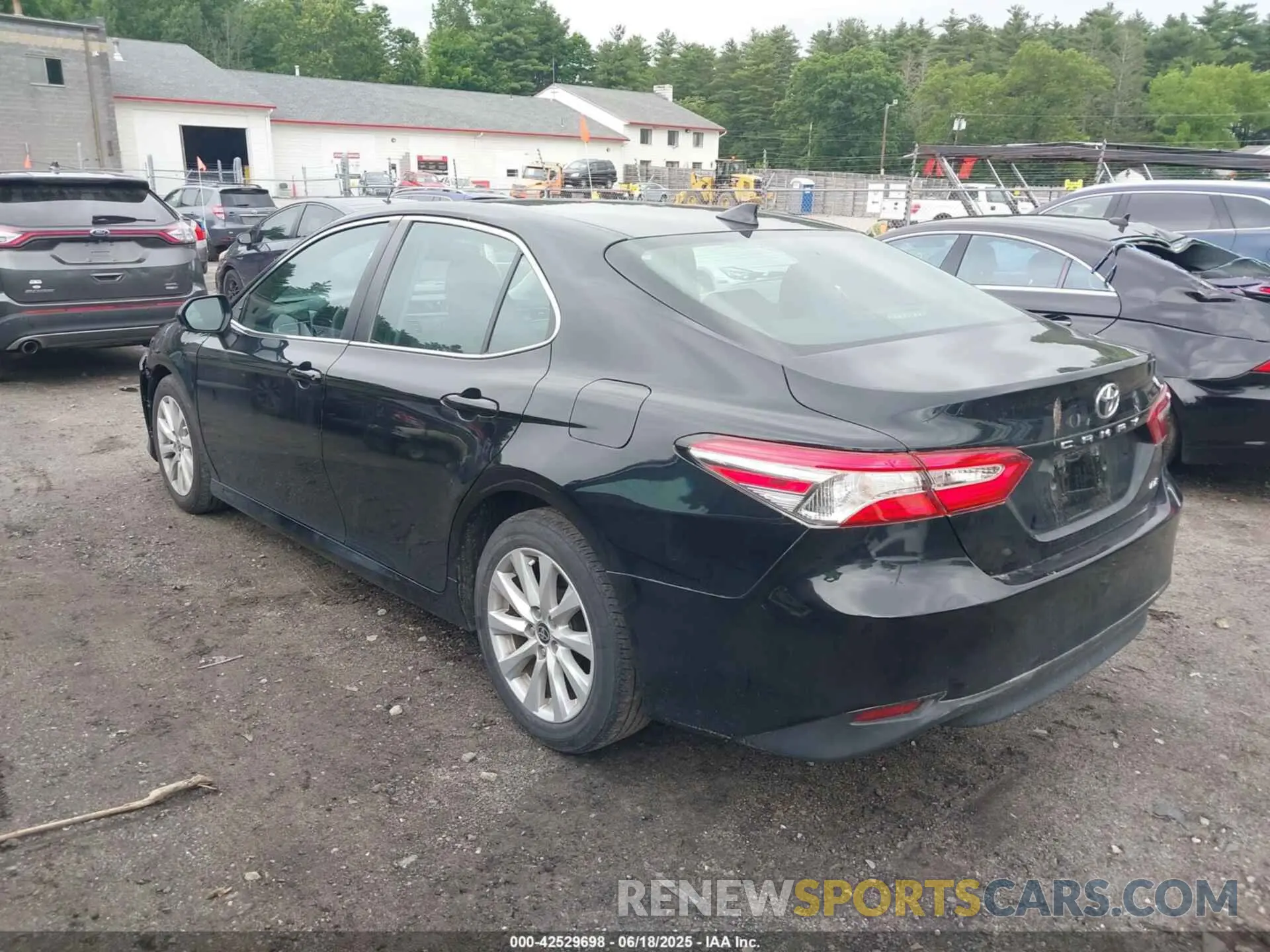 3 Photograph of a damaged car 4T1L11AK1LU952983 TOYOTA CAMRY 2020