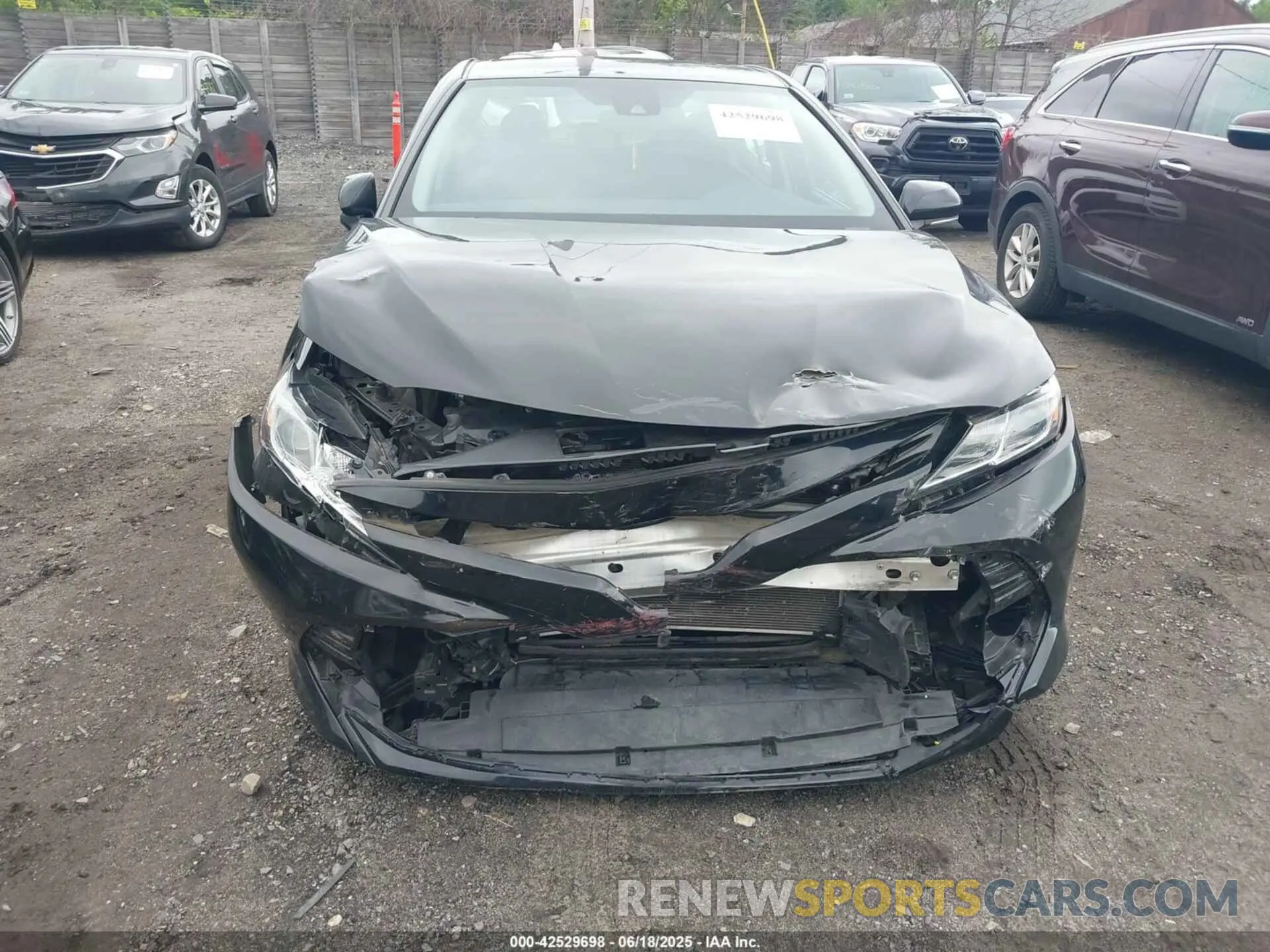 6 Photograph of a damaged car 4T1L11AK1LU952983 TOYOTA CAMRY 2020