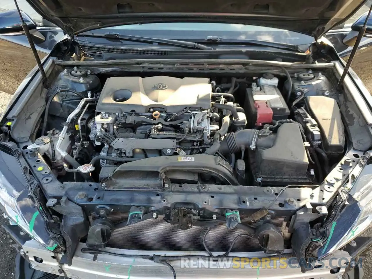 11 Photograph of a damaged car 4T1L11AK1LU992223 TOYOTA CAMRY 2020