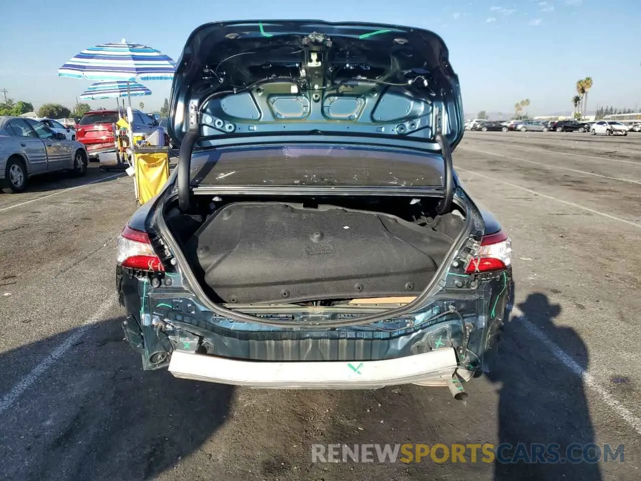 6 Photograph of a damaged car 4T1L11AK1LU992223 TOYOTA CAMRY 2020