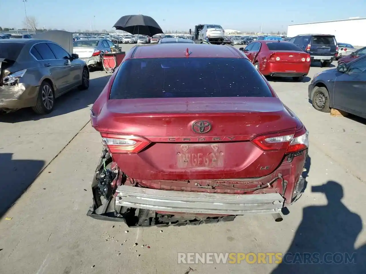 6 Photograph of a damaged car 4T1L11AK2LU305962 TOYOTA CAMRY 2020