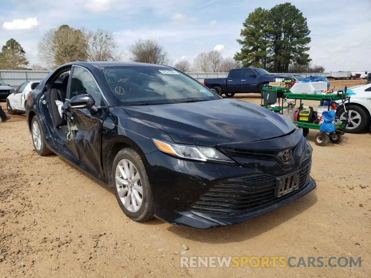 1 Photograph of a damaged car 4T1L11AK2LU341943 TOYOTA CAMRY 2020