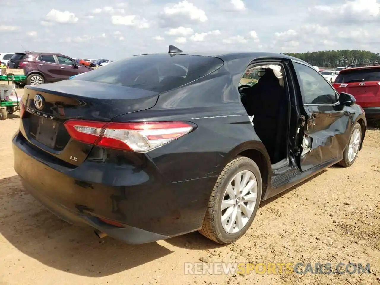 4 Photograph of a damaged car 4T1L11AK2LU341943 TOYOTA CAMRY 2020