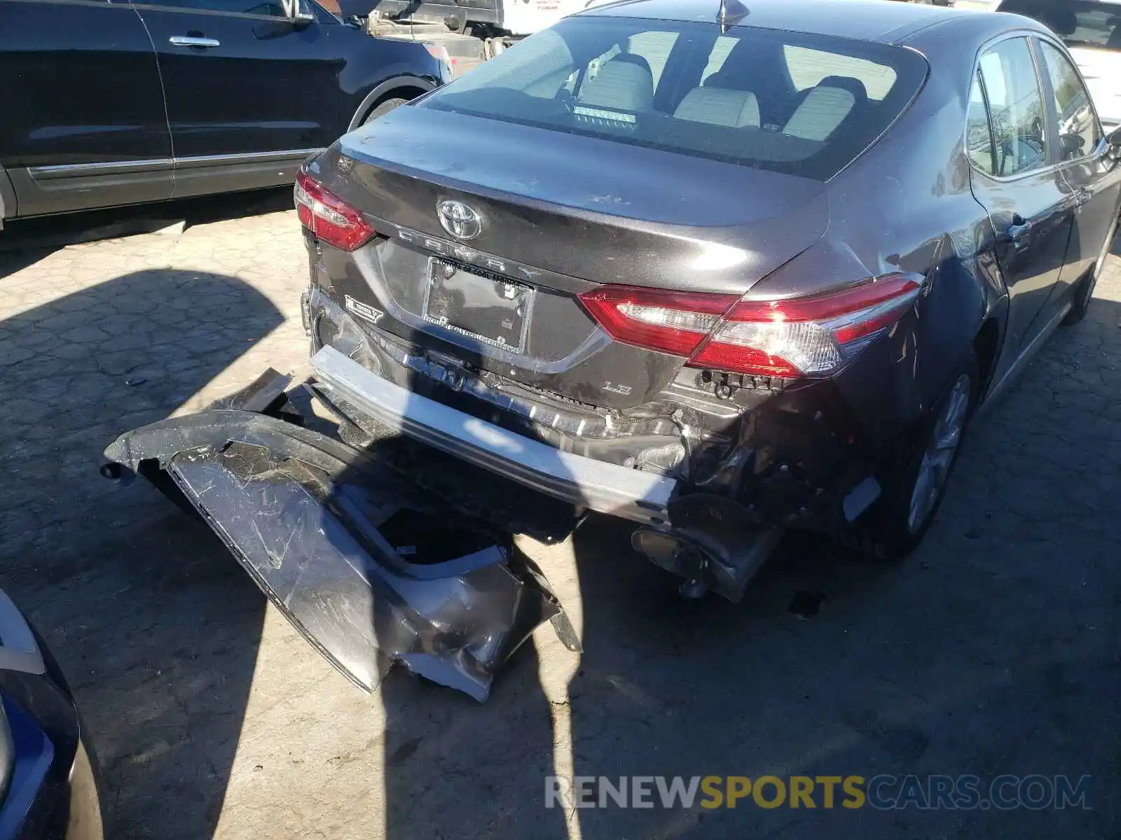 9 Photograph of a damaged car 4T1L11AK2LU500668 TOYOTA CAMRY 2020