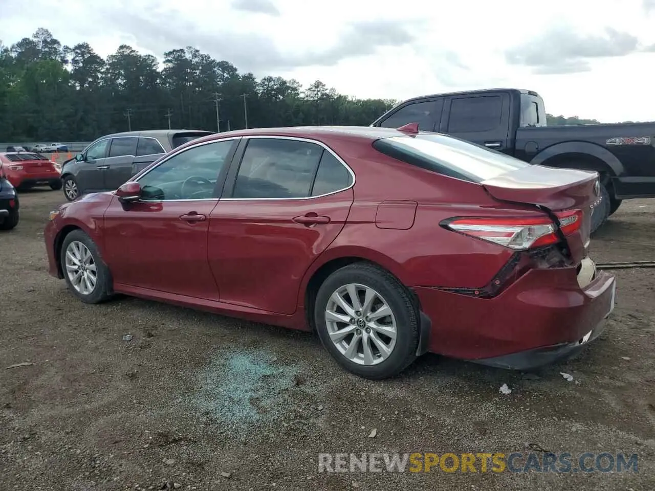 2 Photograph of a damaged car 4T1L11AK2LU500928 TOYOTA CAMRY 2020