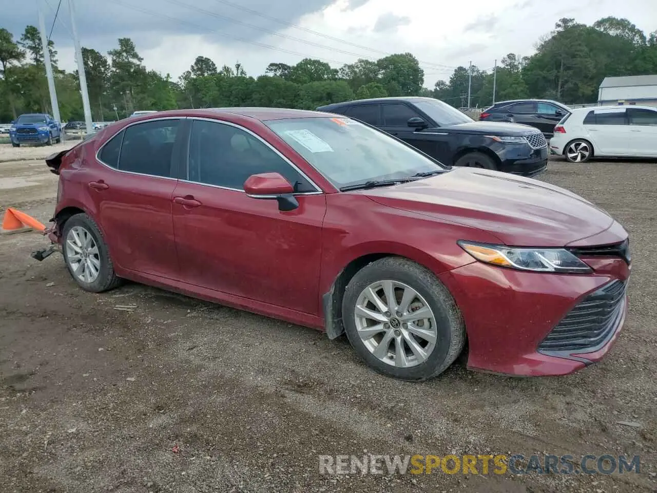 4 Photograph of a damaged car 4T1L11AK2LU500928 TOYOTA CAMRY 2020