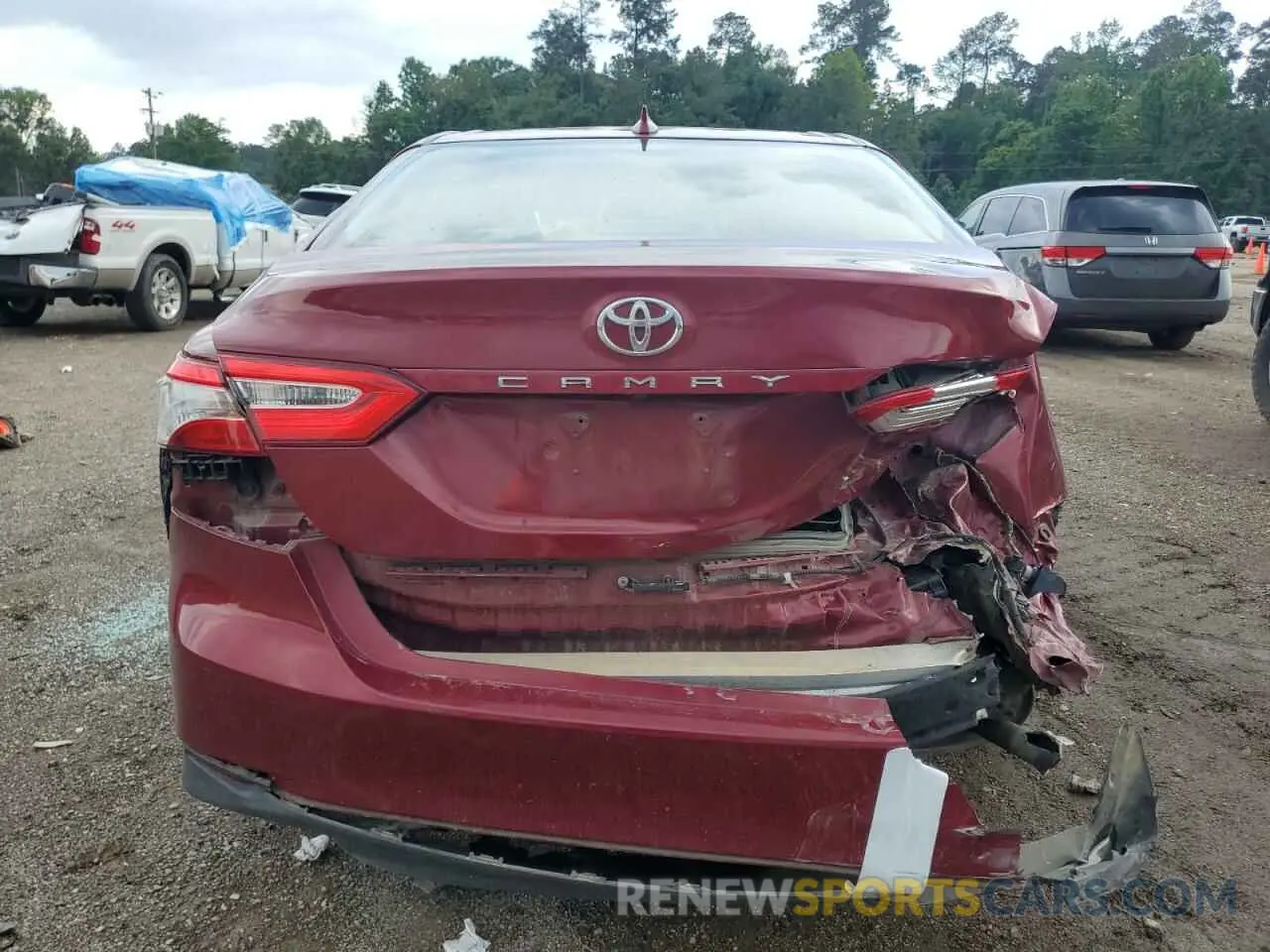 6 Photograph of a damaged car 4T1L11AK2LU500928 TOYOTA CAMRY 2020