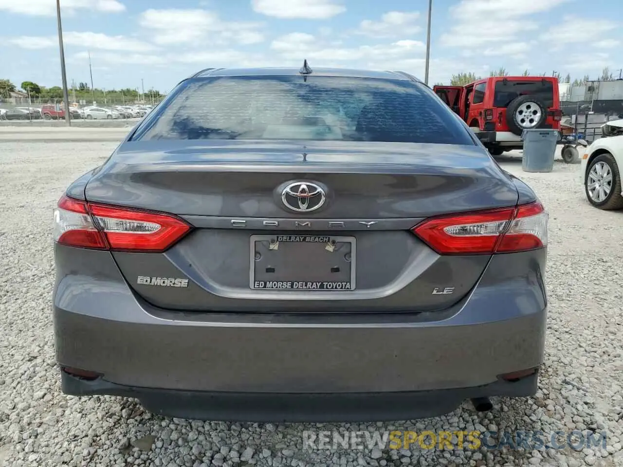 6 Photograph of a damaged car 4T1L11AK2LU871247 TOYOTA CAMRY 2020